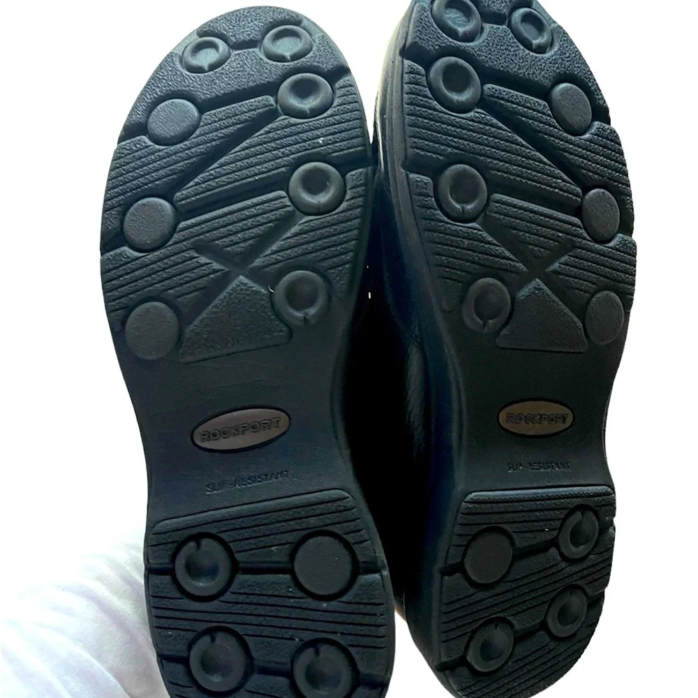 Men’s size 12 Rockport black loafers /dress shoes.VGUC
